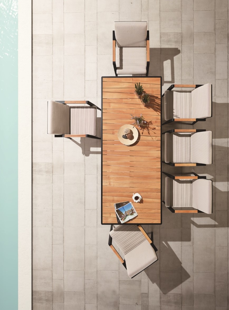Emoti/D9 Dining Set