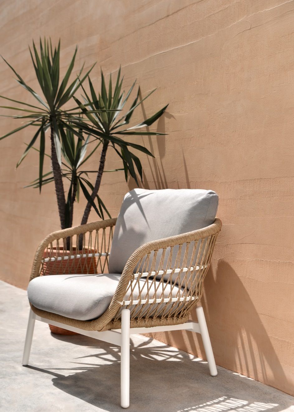 Bari-White Lounge Set