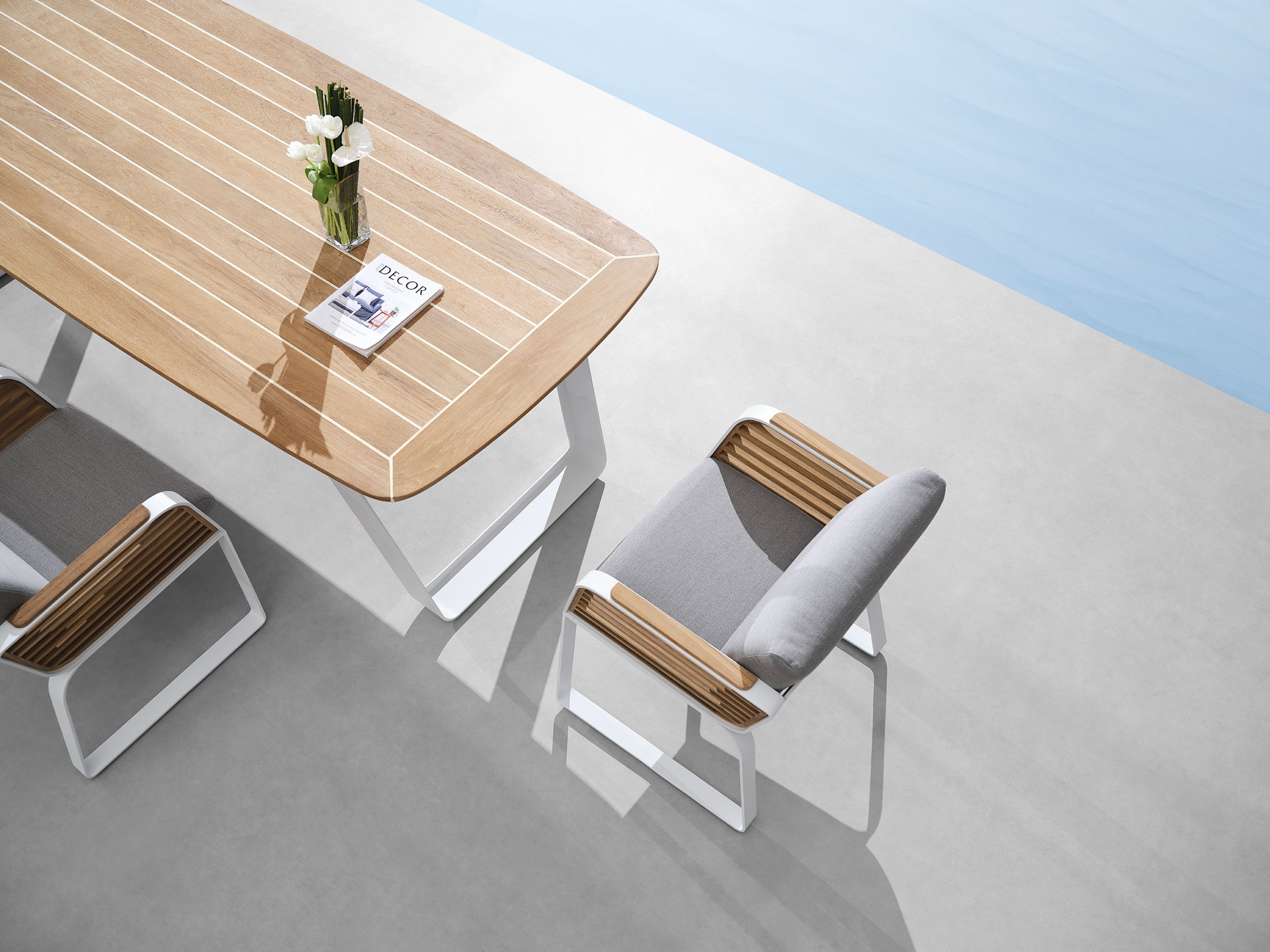 Wing/D7 Dining Set