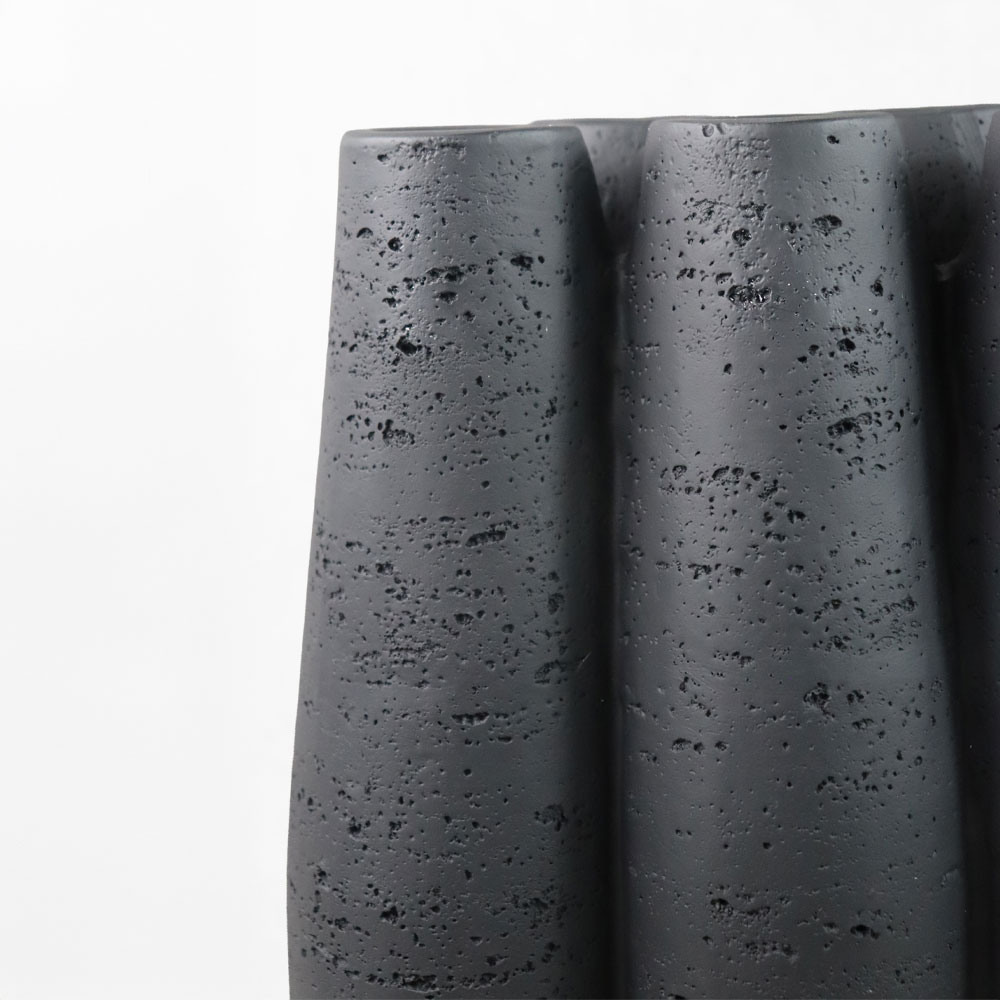 ORIN II ΒΑΖΟ 23×15.5x38cm RESIN ΜΑΥΡΟ