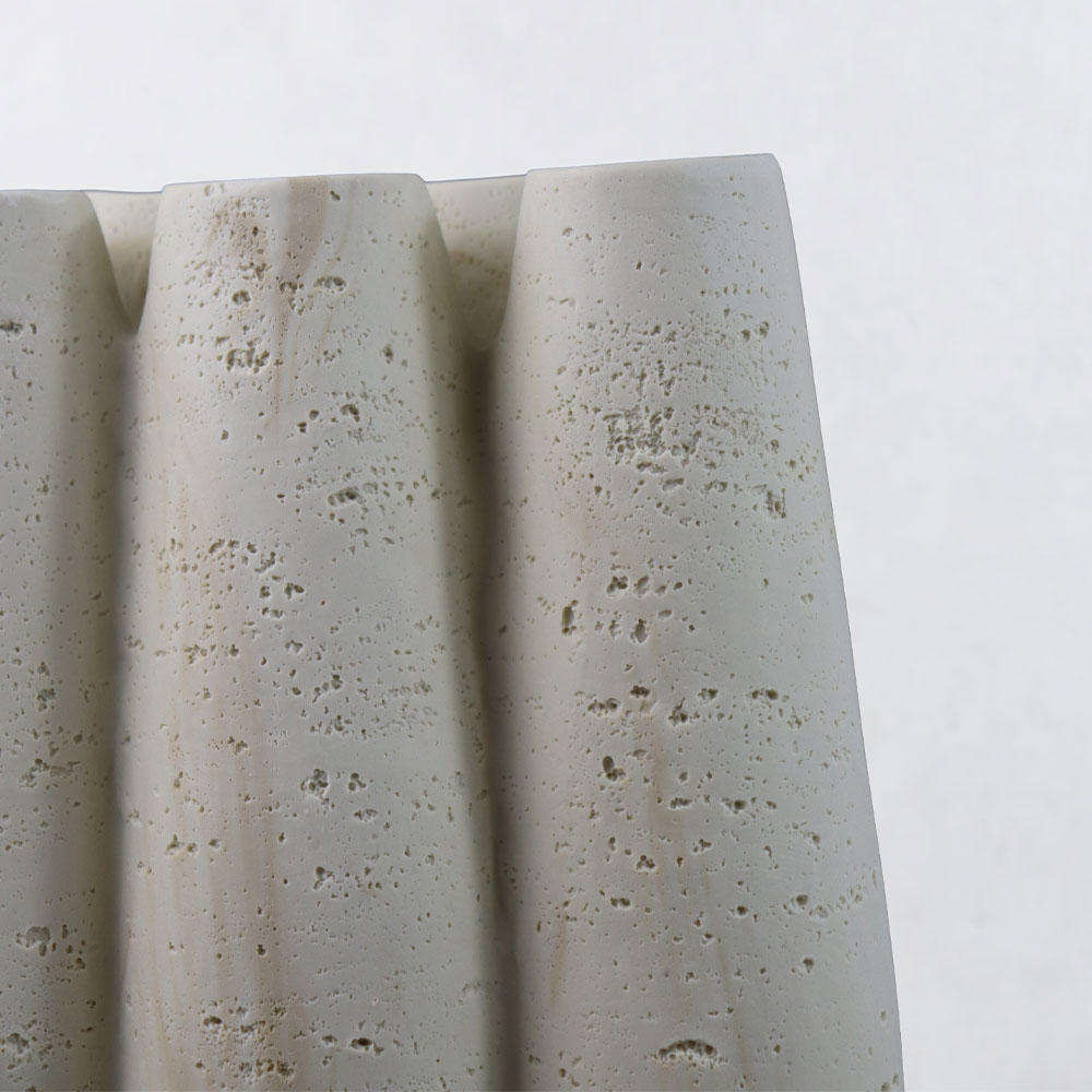 ORIN III ΒΑΖΟ 23×15.5x38cm RESIN ΜΠΕΖ
